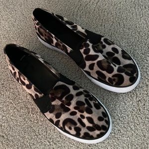 Leopard style velvet slip on shoes